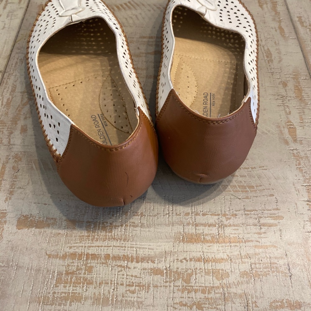 Golden Road Shoes View 3